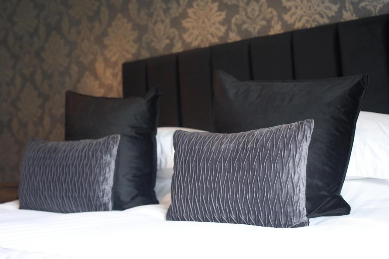 Oyo Glyn Valley Hotel Glyn Ceiriog Bagian luar foto