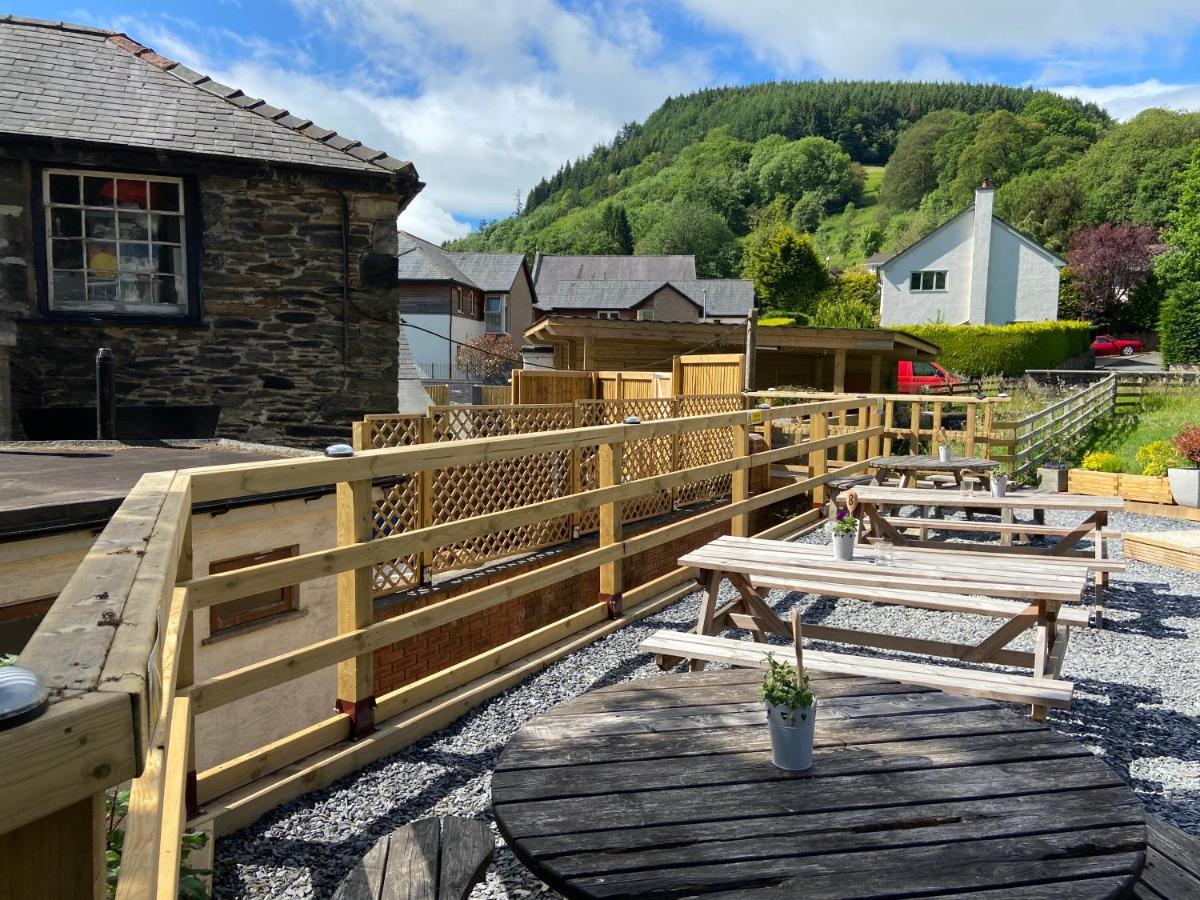 Oyo Glyn Valley Hotel Glyn Ceiriog Bagian luar foto