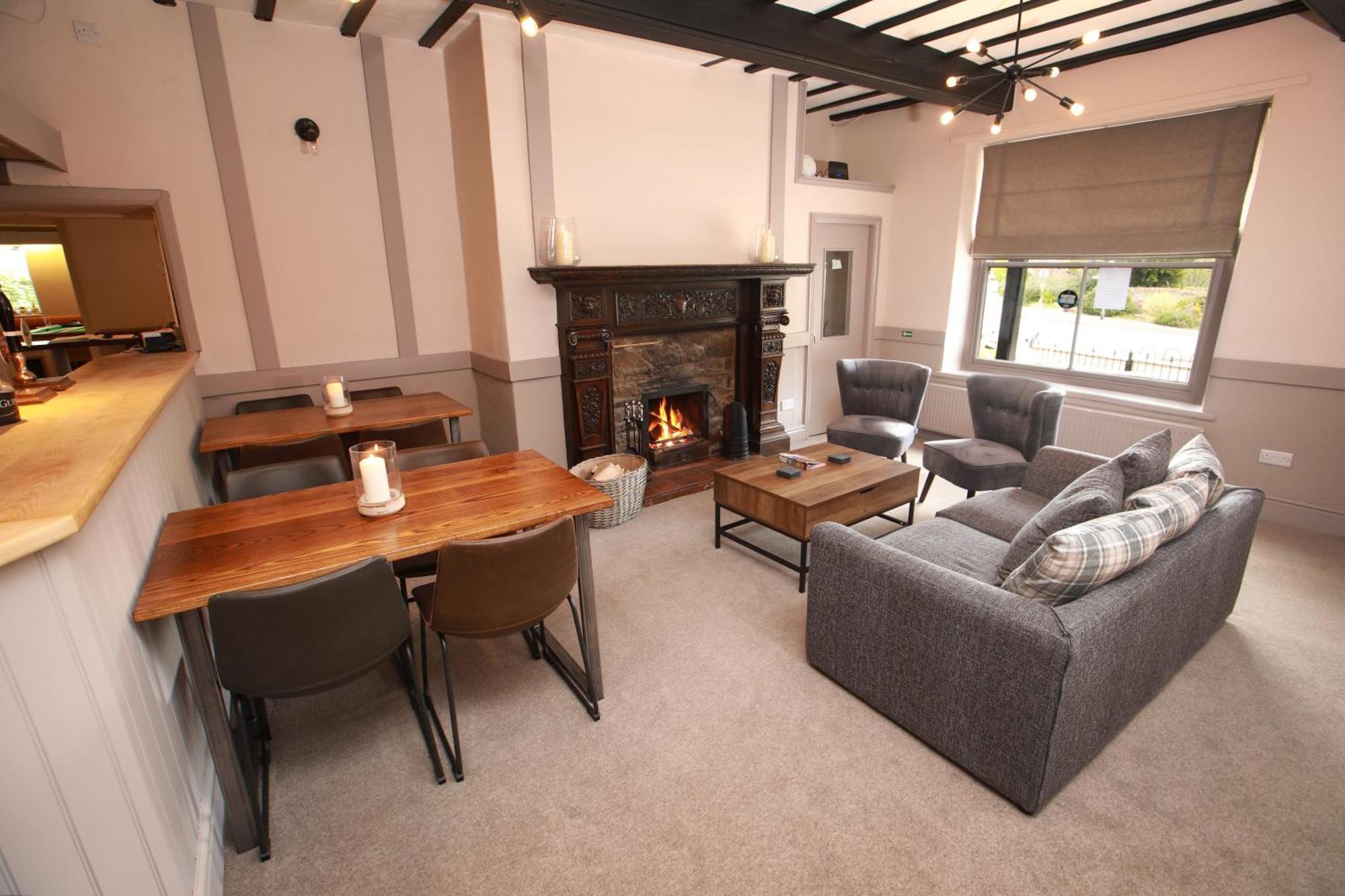 Oyo Glyn Valley Hotel Glyn Ceiriog Bagian luar foto